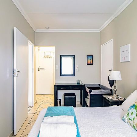 Leozet Self Catering Apartment Pretoria-Noord Exterior foto